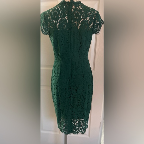 Women’s sleeveless floral lace cocktail dress - Picture 4 of 4